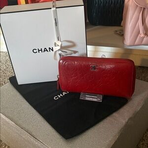 Chanel Wallet 
COA, Dust bag & Box